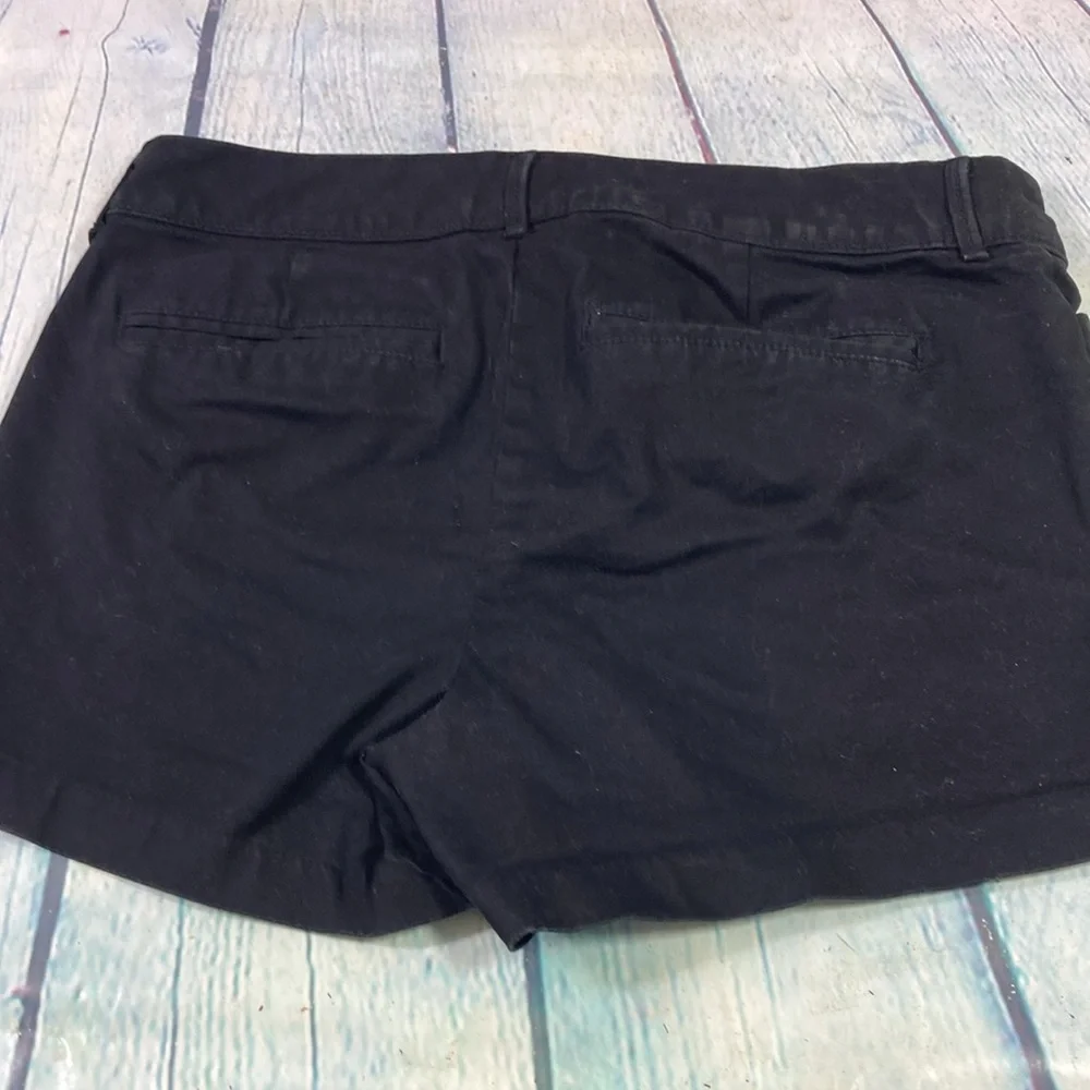 Old Navy Shorts Women Size 4R Black Pixie Button & Zipper Pockets